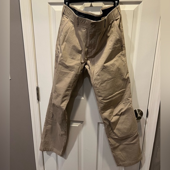 Eddie Bauer Men's First Accent Khaki Chinos - Picture 1 of 15